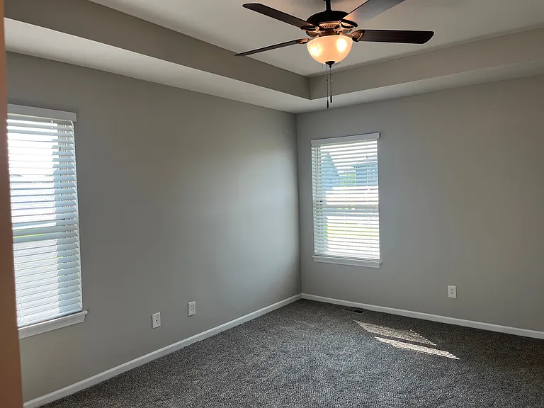 947 N Cypress Cir — Photo 16