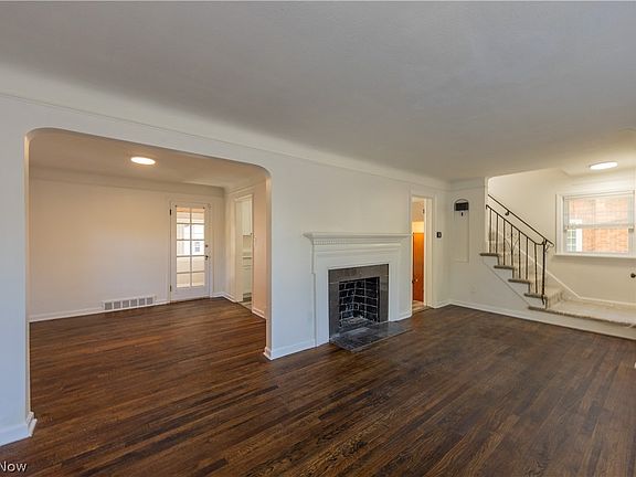 5th image of 1171 Castleton Rd