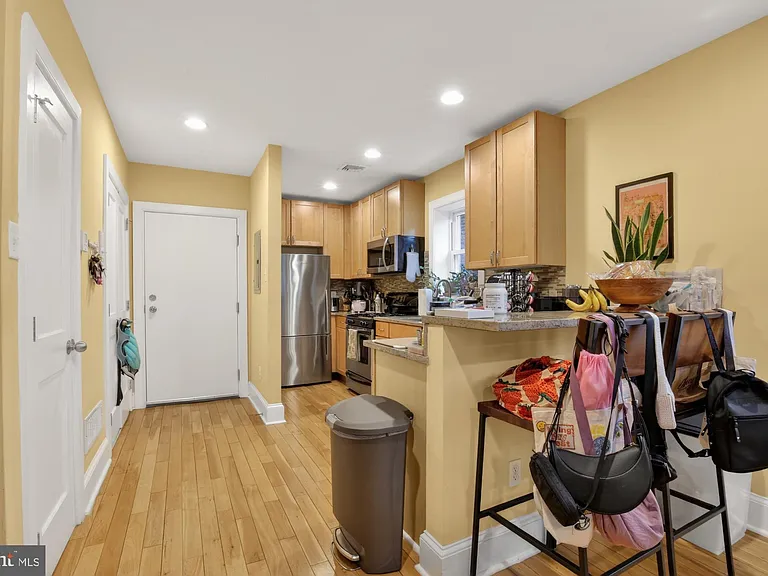 1712 Green St #4 — Photo 5