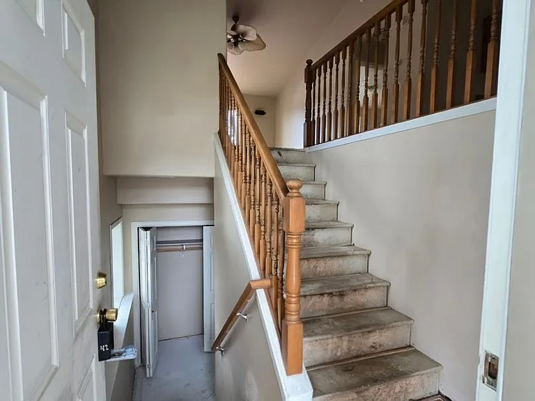 1317 Mirror Lake Ln — Photo 5