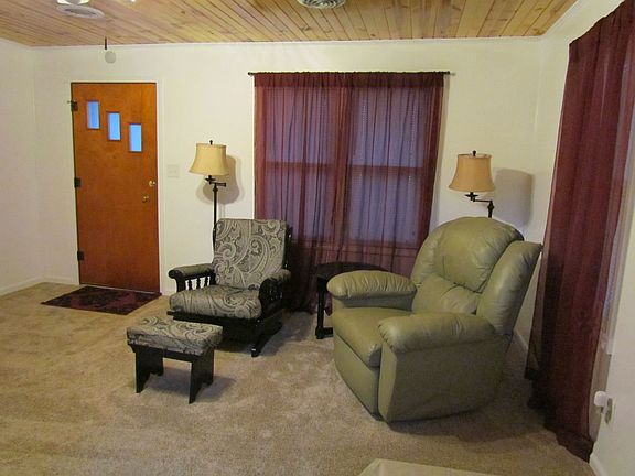 5th image of 305 S Elm St
