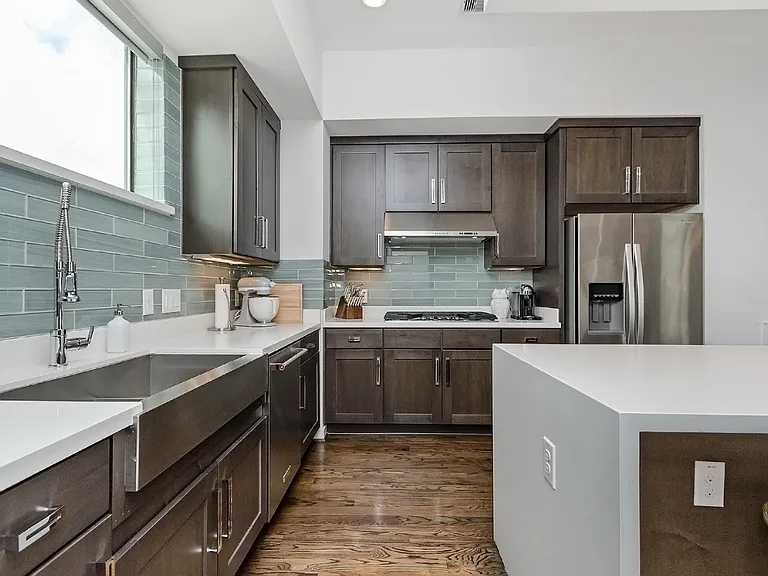 1814 Bingham St — Photo 18