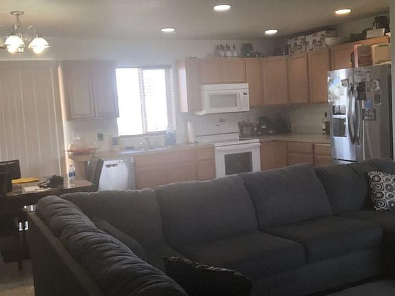 4th image of 1051 Meadow Ln