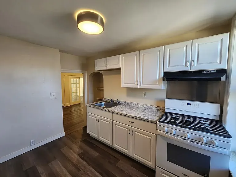230 Cooper St — Photo 1