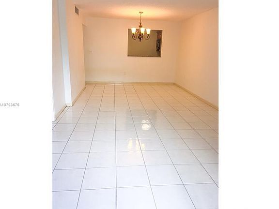 2nd image of 2939 Indian Creek Dr APT 305