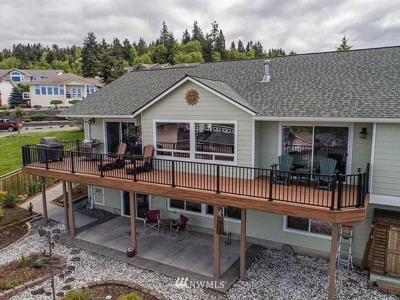 3rd image of 110 Coral Dr