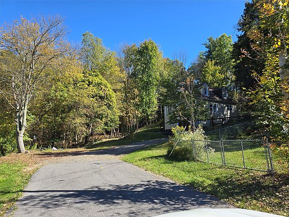 4th image of 2030 Rexford St