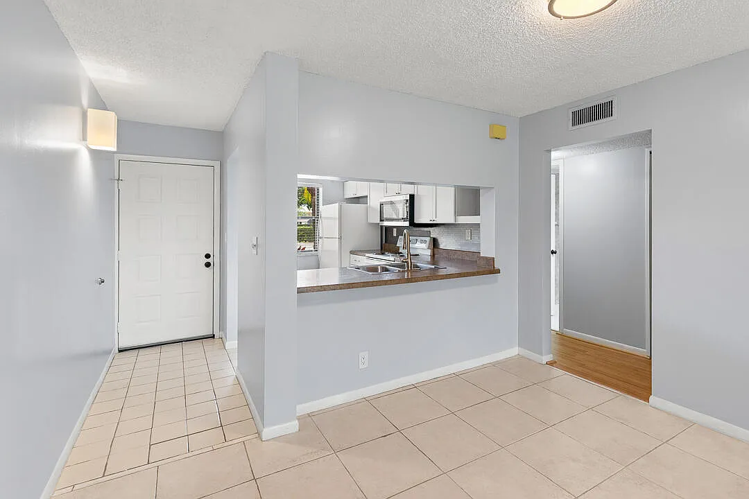 2 bed, 2.0 bath, 1000 sqft, $2,695 — Photo 4