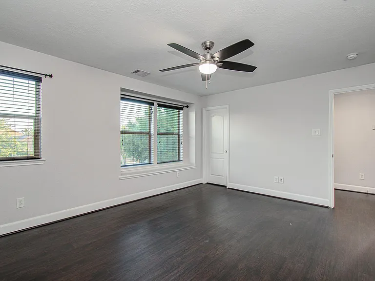 16430 Williamstown Dr — Photo 27