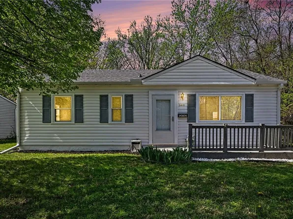 2415 NE Pursell Rd, Kansas City, MO 64118