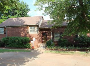 212 N Pine St, Guthrie, OK 73044