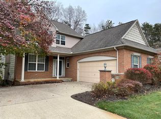 2516 Signature Dr, Pinckney, MI