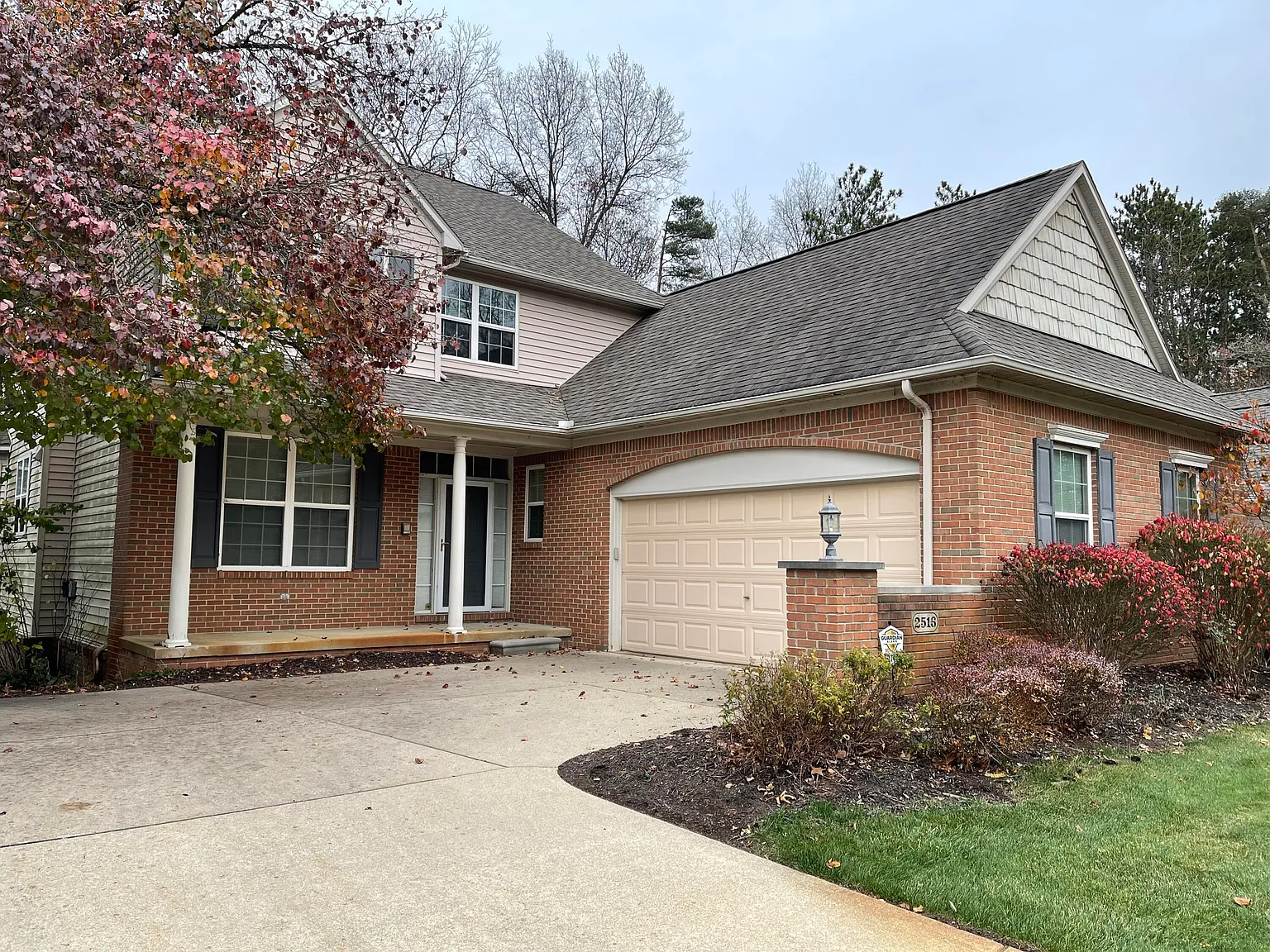 2516 Signature Dr photo 1