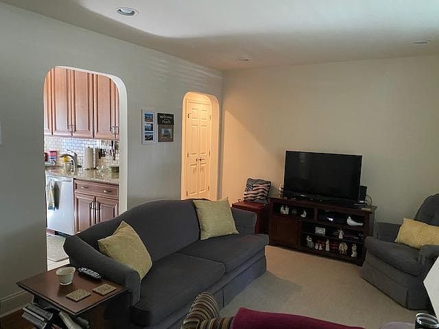 1st image of 254-36 75th Ave Floor 1