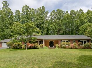 102 Glengary Dr, Flat Rock, NC 28731