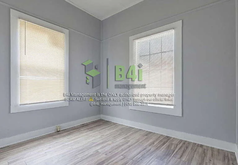 705 Barnesville St — Photo 10
