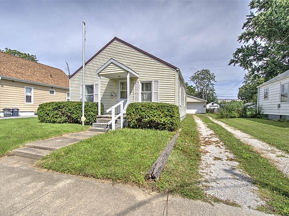 4th image of 2444 E North St
