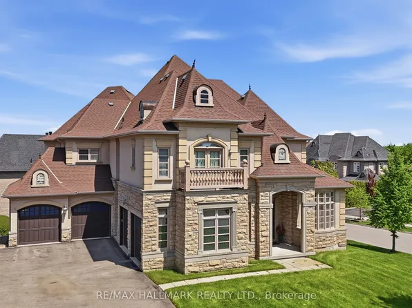 123 Carisbrooke Cir, Aurora, ON L4G 0K4