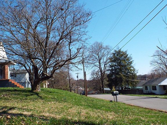 4th image of 2435 Larkwood Ln