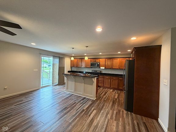 5th image of 1904 N Oakmont Ave