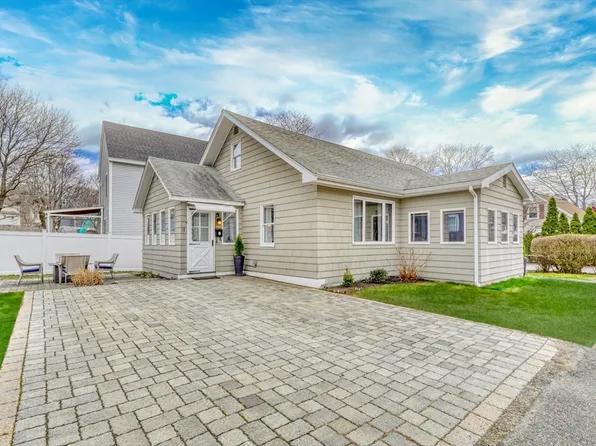 17 Forest St, Melrose, MA 02176