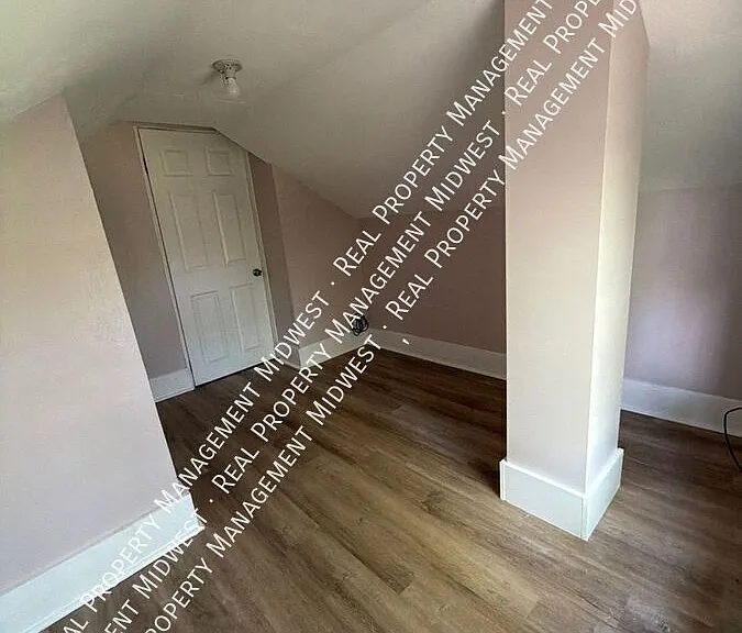 2504 Forest Home Ave — Photo 27