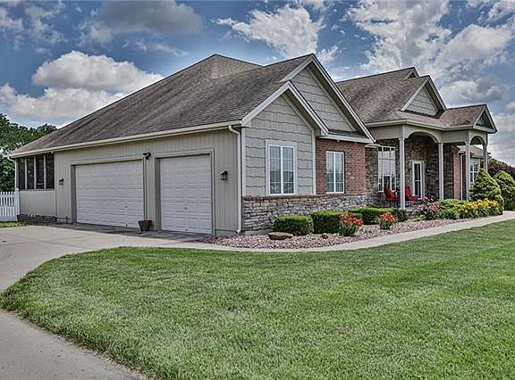 5th image of 33406 E Pinehurst Ln