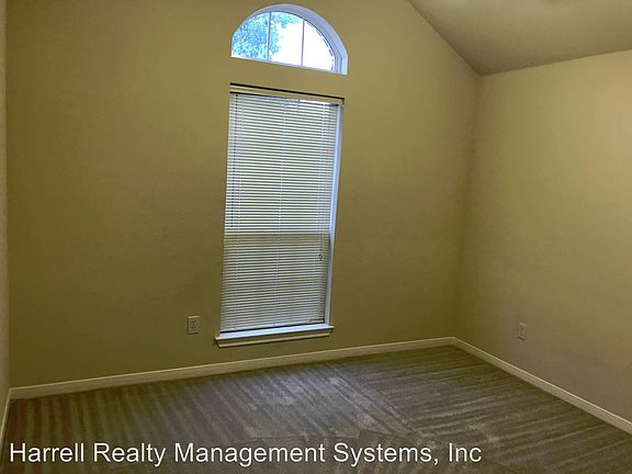 2nd image of 612 Park Hill Cir
