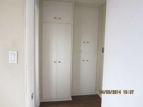 5th image of 801 E 1st St Unit 10