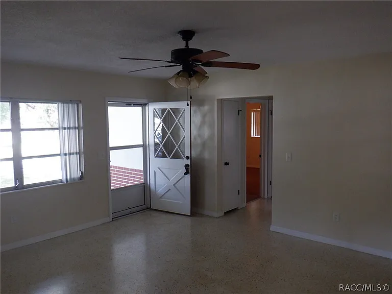 3415 S Diamond Ave — Photo 10