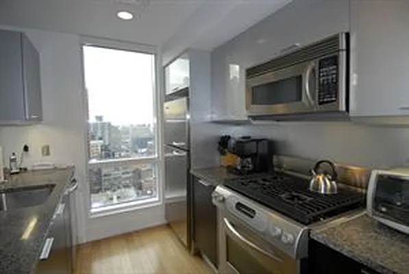 Sold by Douglas Elliman | media 20