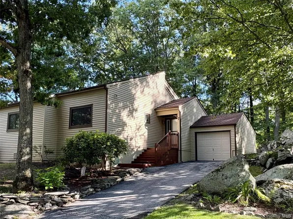 7 Ironwood Drive, Highland Mills, NY 10930