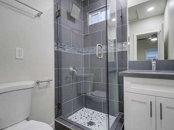 2nd image of 4455-4449 Florida St #4455