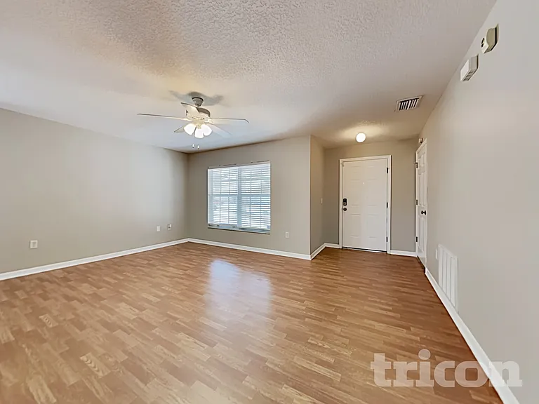 10211 Summerview Cir — Photo 5