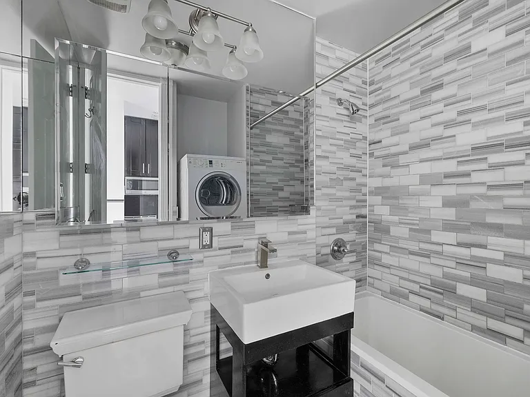 120 Christopher St #15 — Photo 9