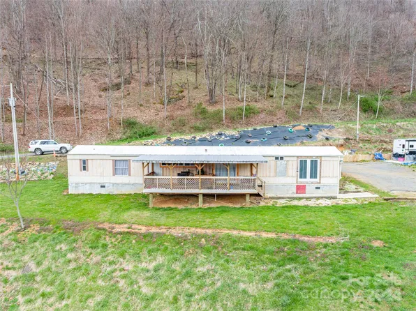 244 Rileys Dr, Bakersville, NC 28705