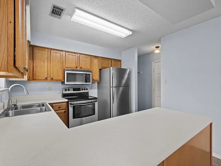 13 Holly Brook Cv — Photo 12