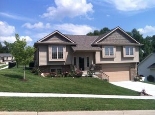 121 Shaley Cir, Council Bluffs, IA 51503