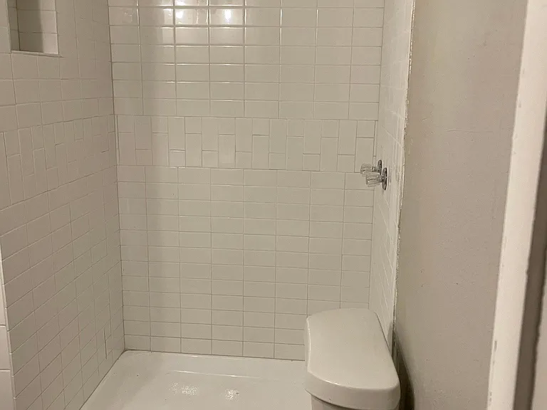 703 E Broadway Ave — Photo 12