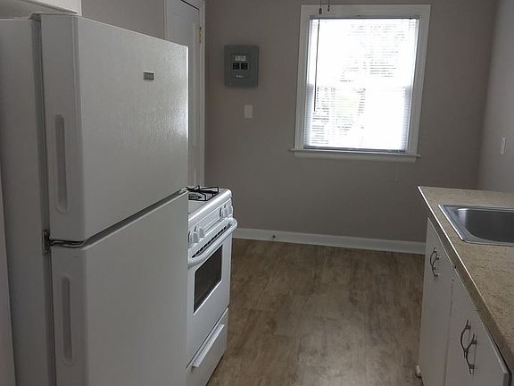 4th image of 824 N 46th St APT 2