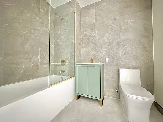 Bathroom, photo 1