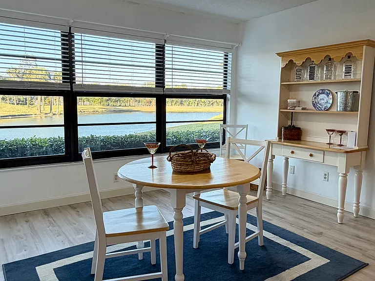 Enjoy STUNNING lake & golf course views