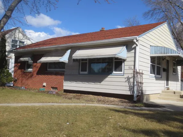 832 S 94th St, West Allis, WI 53214
