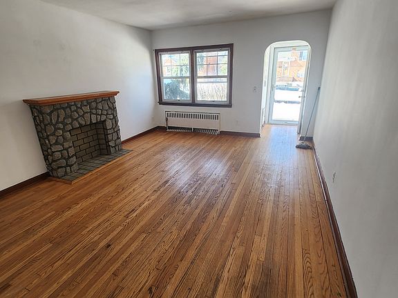 3rd image of 53 Elmwood Ter #1