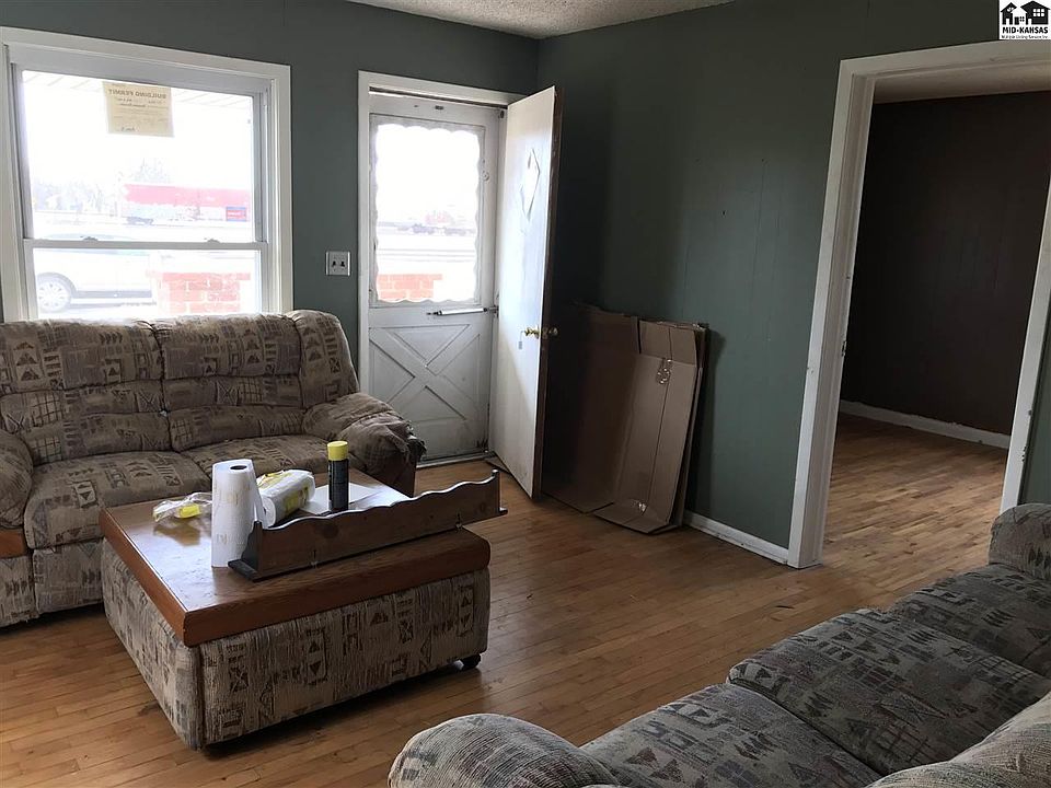 2nd image of 328 W C Ave