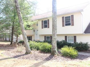 1005 Delaware Ln, Stroudsburg, PA 18360