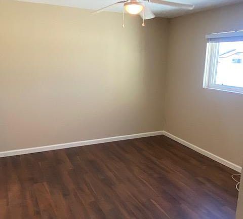 upstairs bedroom, two with walk-in closet