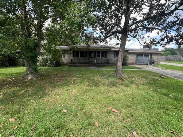 1132 Saint Nicholas Ave, Brewton, AL 36426