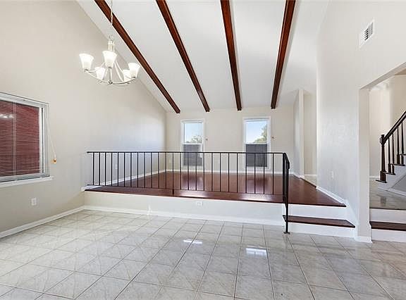 3rd image of 2033 Bayou Oaks Dr