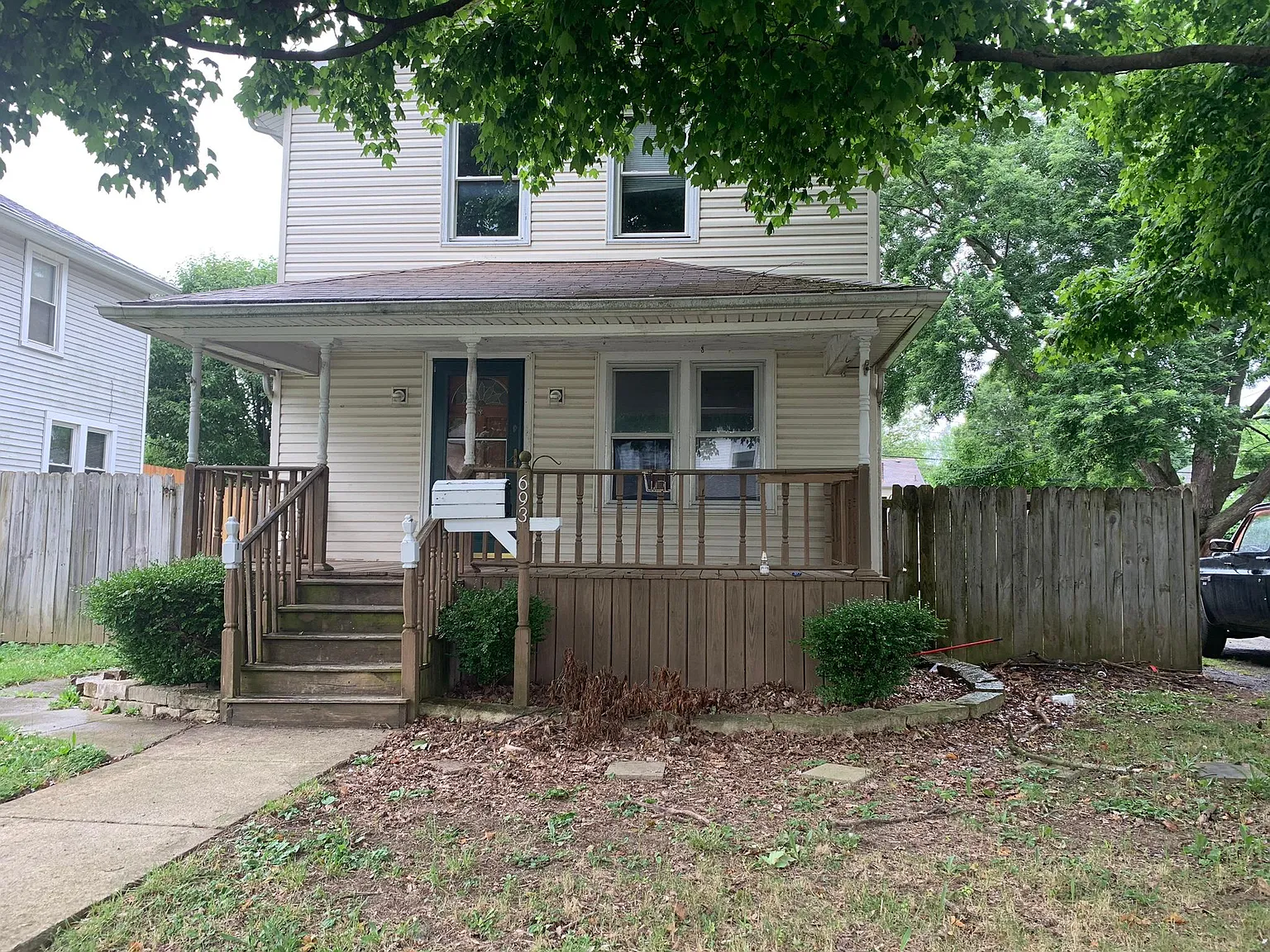 693 S Wayne Ave photo 1
